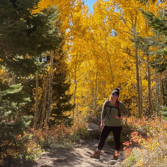 Meet your Posher, Caitlin - Picture 1 of 1